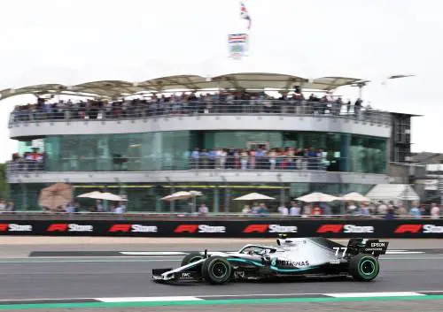 Silverstone, Bottas in pole davanti a Hamilton. Terzo Leclerc, male Vettel