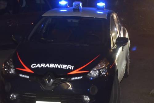 Rissa fra ubriachi, sangue per strada: italiano accoltellato, arrestato romeno