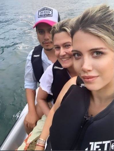 Incidente per Wanda Nara con l'acquascooter nel Lago di Como