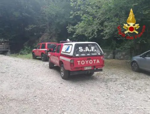 Varese, si sporge per una foto e cade nella gola del fiume