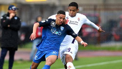 Il Milan avrà Bennacer solo ad agosto. La Roma punta due centrali di difesa