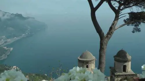 Ravello, la nuova città del peccato: sesso in spiaggia e nei giardini