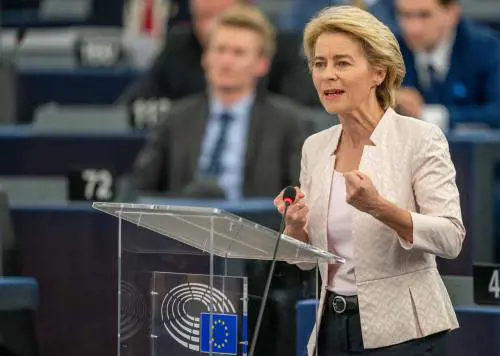 Leyen chiude alla Russia "Sanzioni, ma dialogo"