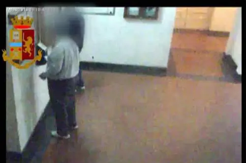 Furbetti del cartellino all'ospedale Cardarelli di Napoli: 60 avvisi di garanzia