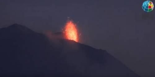 L'Etna torna a eruttare: ​"Fontane di lava e boati"