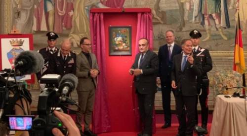 Riconsegnato all'Italia il dipinto Vaso di Fiori rubato dai soldati tedeschi