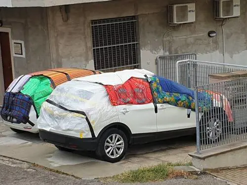 Auto distrutte dalla grandine? Si rischia pure la multa