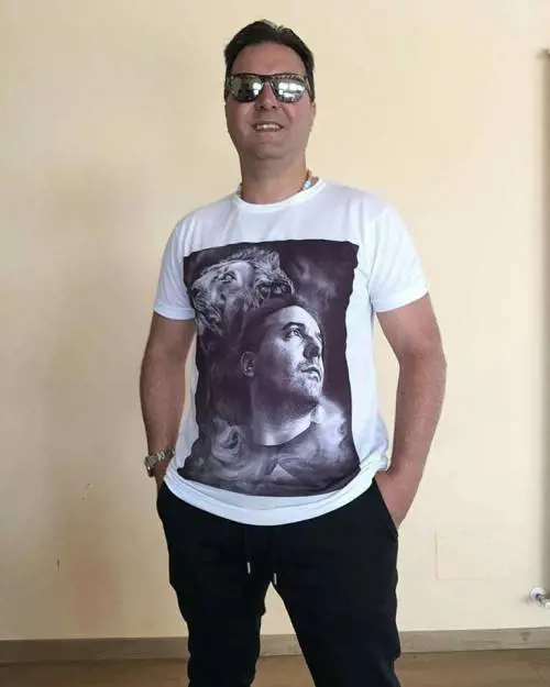 L'ultima idea del figlio di Riina? T-shirt e cover personalizzate