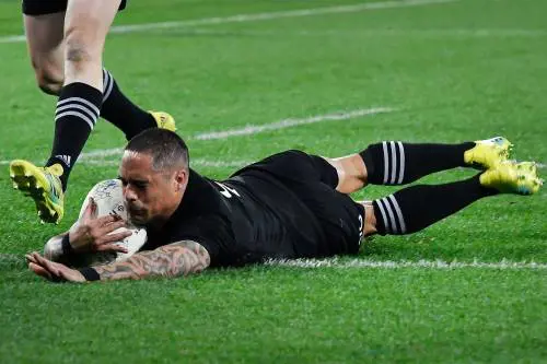 Cerotti, adesivi e bende. Il Giappone "placca" i tatuaggi del rugby
