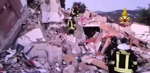 Isola d’Elba, esplosione fa crollare palazzina: morti marito e moglie