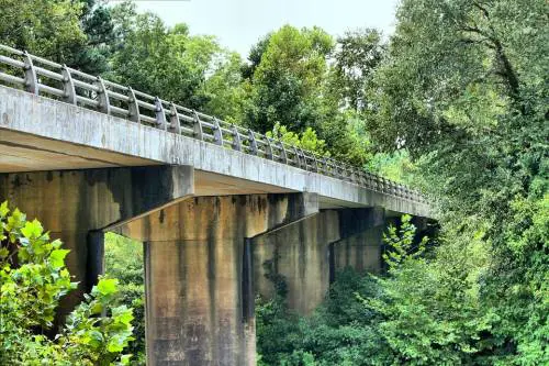 Aggredisce l'amante e si toglie la vita. La donna: "Volevo lasciarlo"