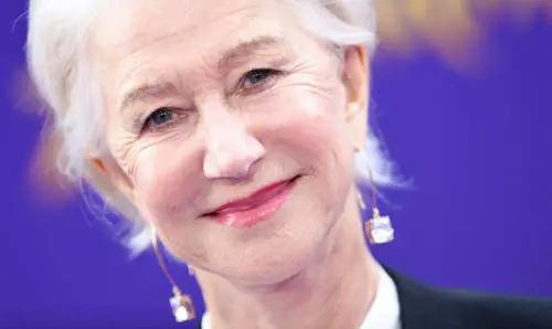 Helen Mirren ripulisce la Puglia dai rifiuti