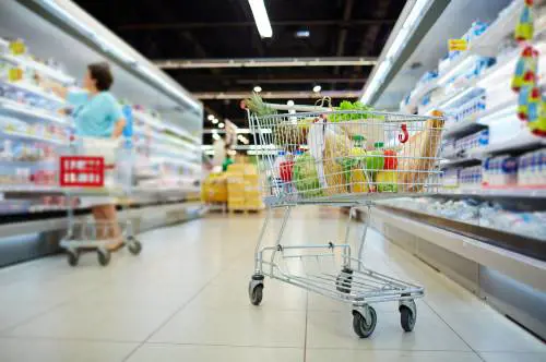 Scompare 10 anni fa, 25enne trovato morto in un supermercato