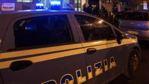 Como, attaccano agenti e danneggiano auto polizia: presi magrebini
