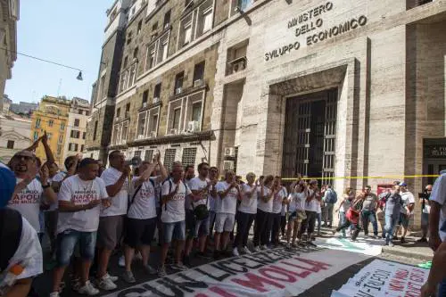 Whirlpool incontra Di Maio: "Siamo sulla strada giusta"