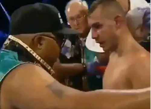 Boxe in lutto per la morte di Dadashev. Il suo coach: "Max, getta la spugna"