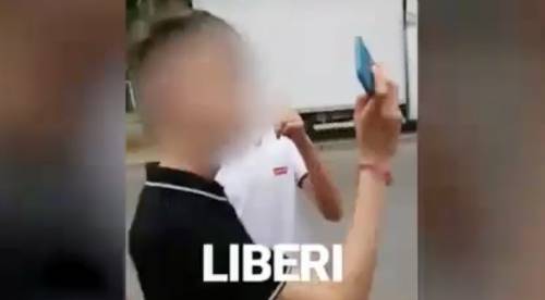 Bulli festeggiano la fine dei lavori socialmente utili insultando i carabinieri