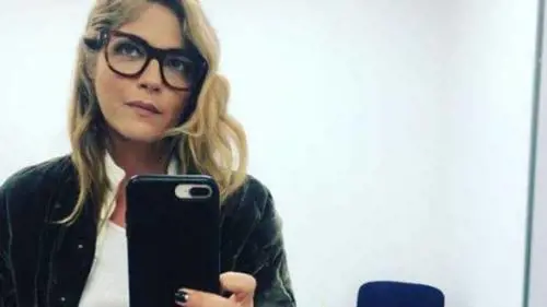 "Sta affrontando la sua malattia con dignità" Sarah Michelle Gellar con l’amica Selma Blair 