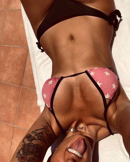 Valentina Vignali, costume sexy su Instagram