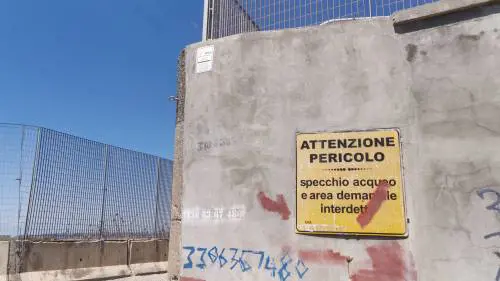 Napoli, il mare negato di San Giovanni a Teduccio