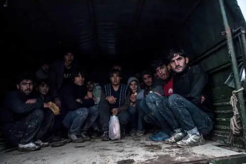 La Turchia deporta i migranti e vuol aprire i confini verso l'Europa