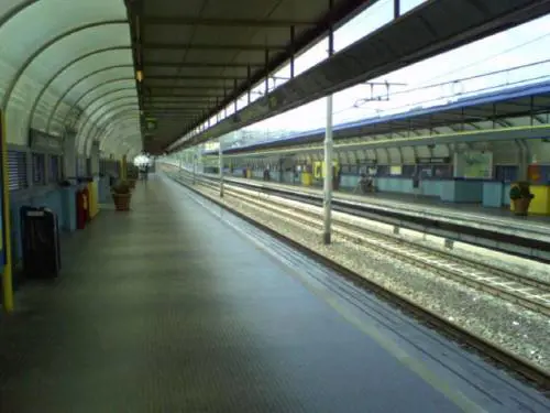 Chiaiano, chiede elemosina e aggredisce agenti: arrestato eritreo