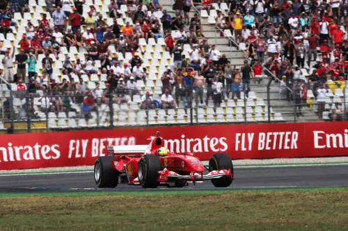 Schumi Jr., che emozione: giro di pista sulla Ferrari del papà