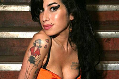 A 8 anni dalla morte di Amy Winehouse l'ex marito vuole parte del suo patrimonio