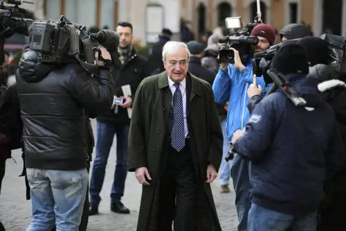 "Non serve un governo di unità nazionale. Ma nemmeno Conte"