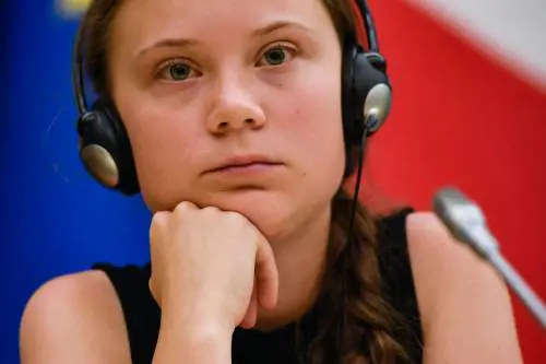 Greta Thunberg, l'ultima trovata: va in barca al vertice Onu