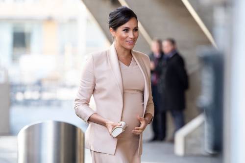 Meghan dirige "Vogue" ma è bufera: "Fa politica"