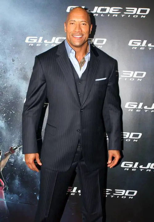 Dwayne "The Rock" Johnson beve 12 litri di acqua al giorno