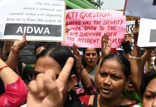 L'India mette fuorilegge il divorzio istantaneo