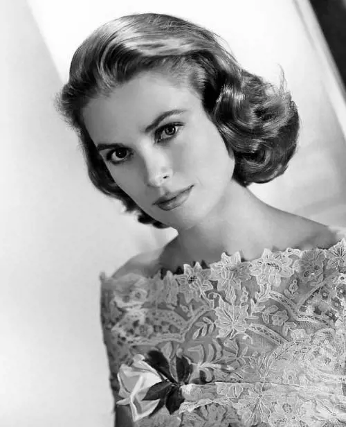 La Vita in Diretta sotto accusa, piovono critiche per il paragone tra Grace Kelly e Chiara Ferragni