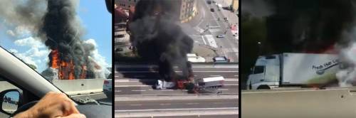 Bologna, scontro tra tir lungo l'A14: autista morto carbonizzato
