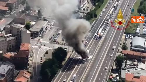 Bologna, incidente tra mezzi pesanti sulla A14: ritorna l’incubo del 6 agosto