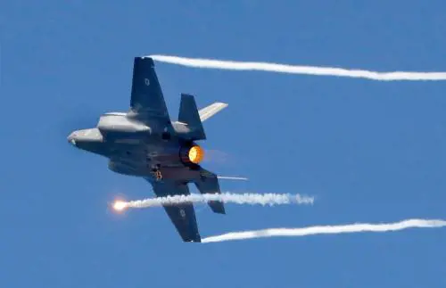 Jet israeliani colpiscono l'Iraq: continua la guerra a Teheran