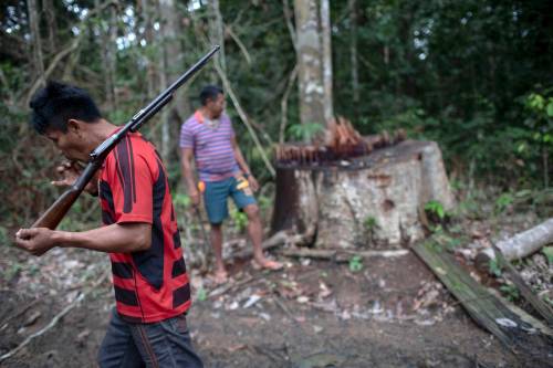 Brasile, la guerra per l'Amazzonia tra indios e Bolsonaro