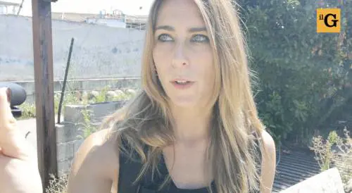 Nel campo rom in rivolta: "A Salvini un proiettile in testa"