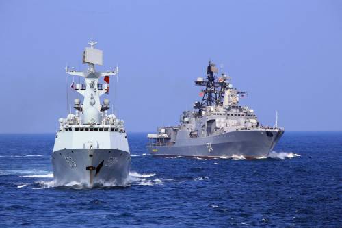 Putin entra nella crisi del Golfo: la Russia invia le navi a Hormuz