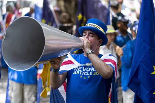 Brexit, stop alla libera circolazione. E a Londra è bufera sul principe Andrea