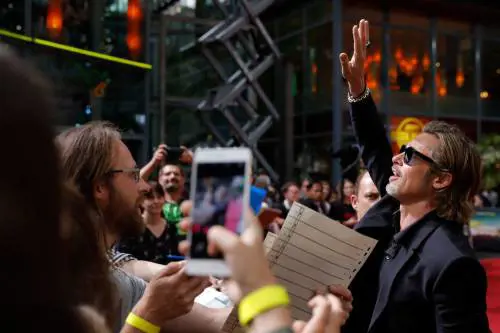 Bagno di folla a Berlino per gli attori di "C'era una volta ... in Hollywood" 