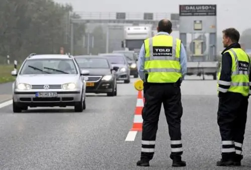 Altro che lezioni di accoglienza: adesso Berlino blinda i confini