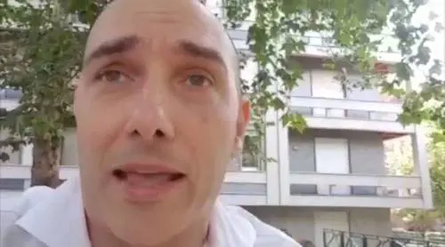 "Ti ammazziamo col coltello..." Il leghista nel mirino dei rom