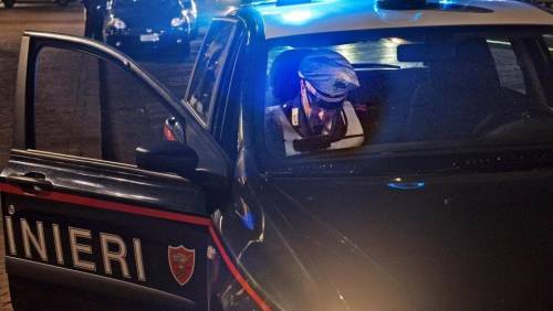 Il romeno pesta una donna, poi attacca i militari: fermato grazie al taser