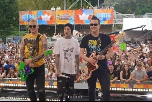 I Blink 182 costretti a rimanere in hotel dopo la strage di El Paso