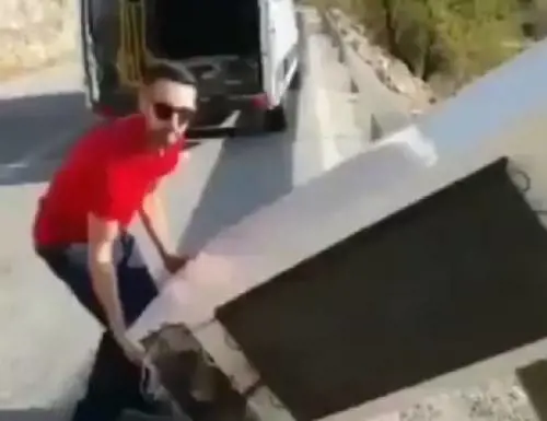Butta frigo in un burrone, rischia multa fino a 100 mila euro