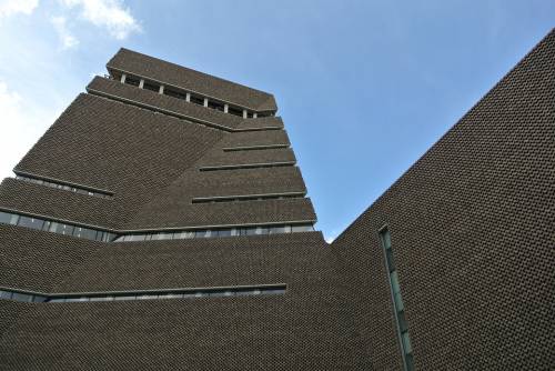 Londra, bimbo cade dal decimo piano della Tate Modern