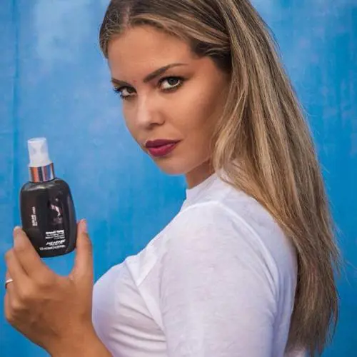 Costanza Caracciolo sensuale sui social