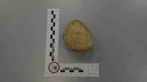 Minorenni litigano prendendosi a sassate: ferito bimbo di 4 anni